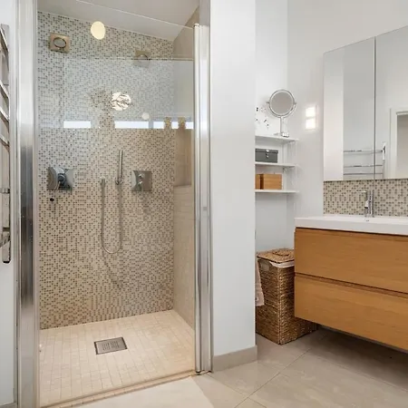 Vy - A Gem With Private In