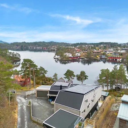 Vy - A Gem With Private In Villa Bergen