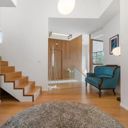 Villaer House In