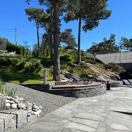 Vy - A Gem With Private In Villa Bergen